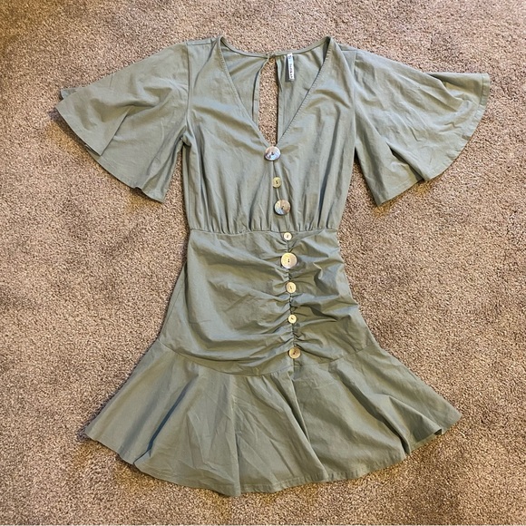 Dress - Picture 1 of 3